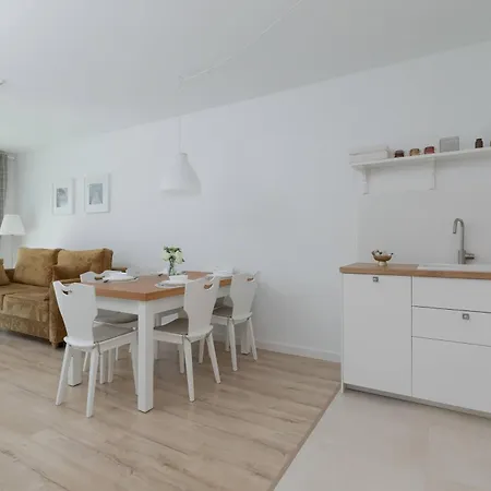 Апартаменты Unique Starowiejska With Parking By Renters *