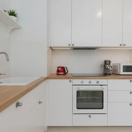 Unique Starowiejska With Parking By Renters Apartment *